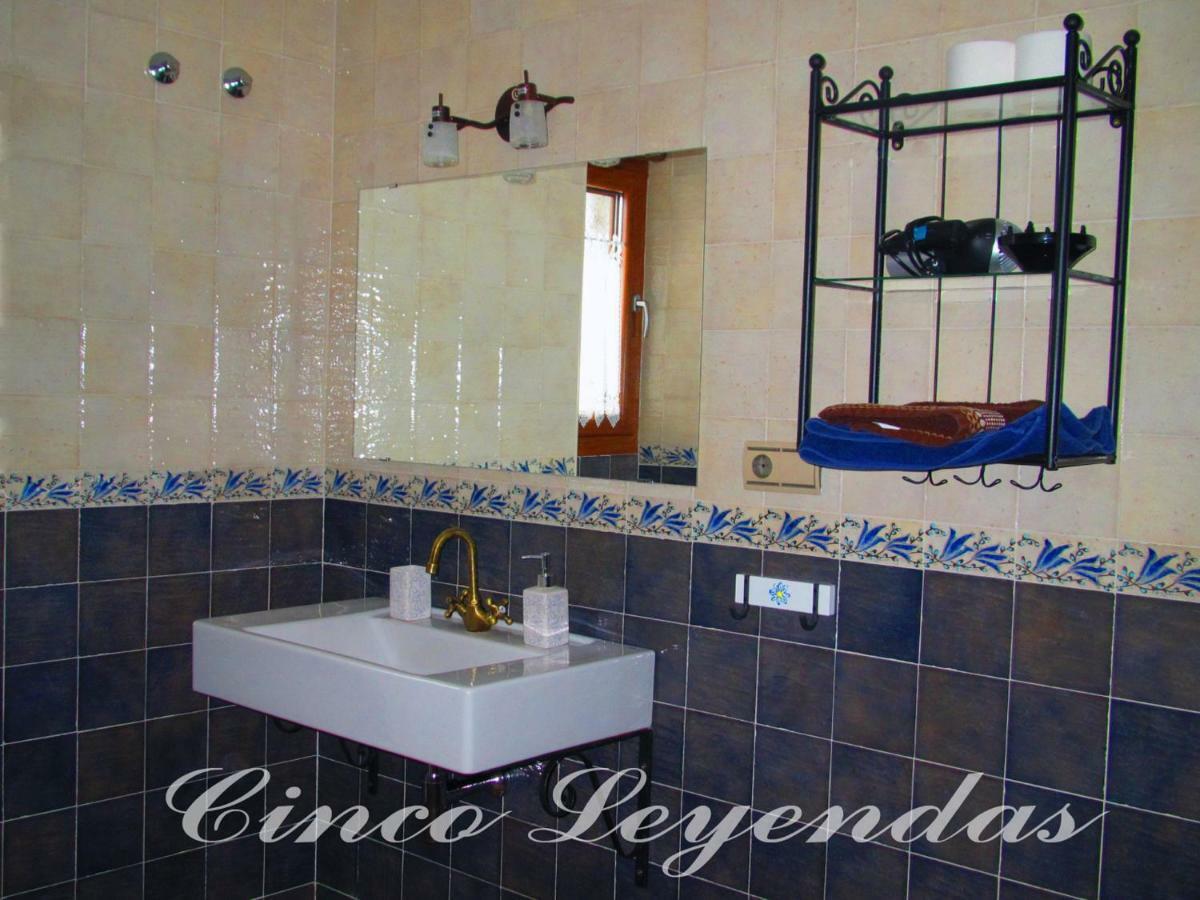 Cinco Leyendas Liegos Exterior foto